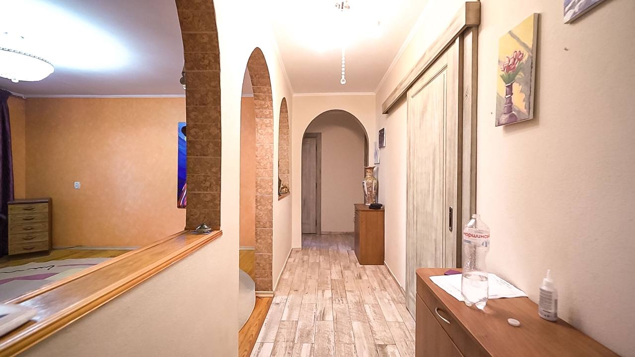 продажа трехкомнатной квартиры номер A-174742 в Малиновском районе, фото номер 14